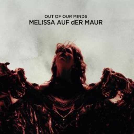 Melissa auf der Mauer – Out Of Our Minds