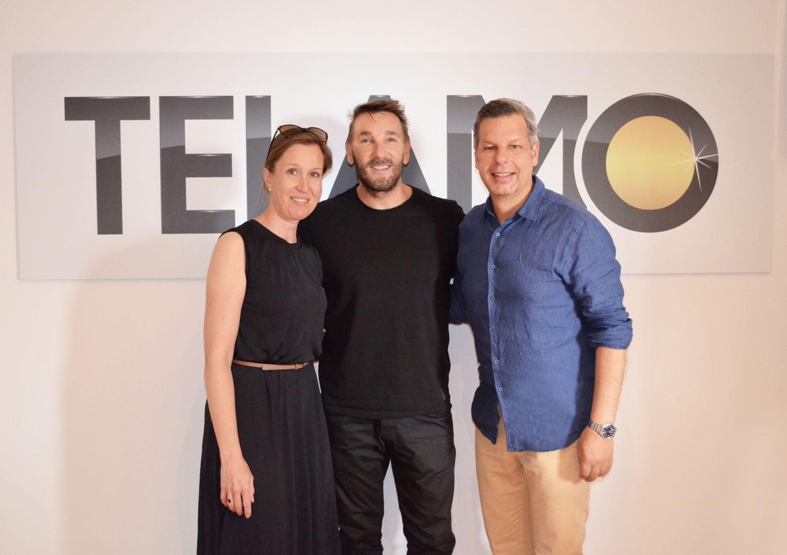 Trafen sich zur Vertragsunterzeichnung (von links): Birte Goldbrunner (Senior Director Marketing & Promotion Telamo), Mark Keller und Ken Otremba (Telamo-Geschäftsführer)