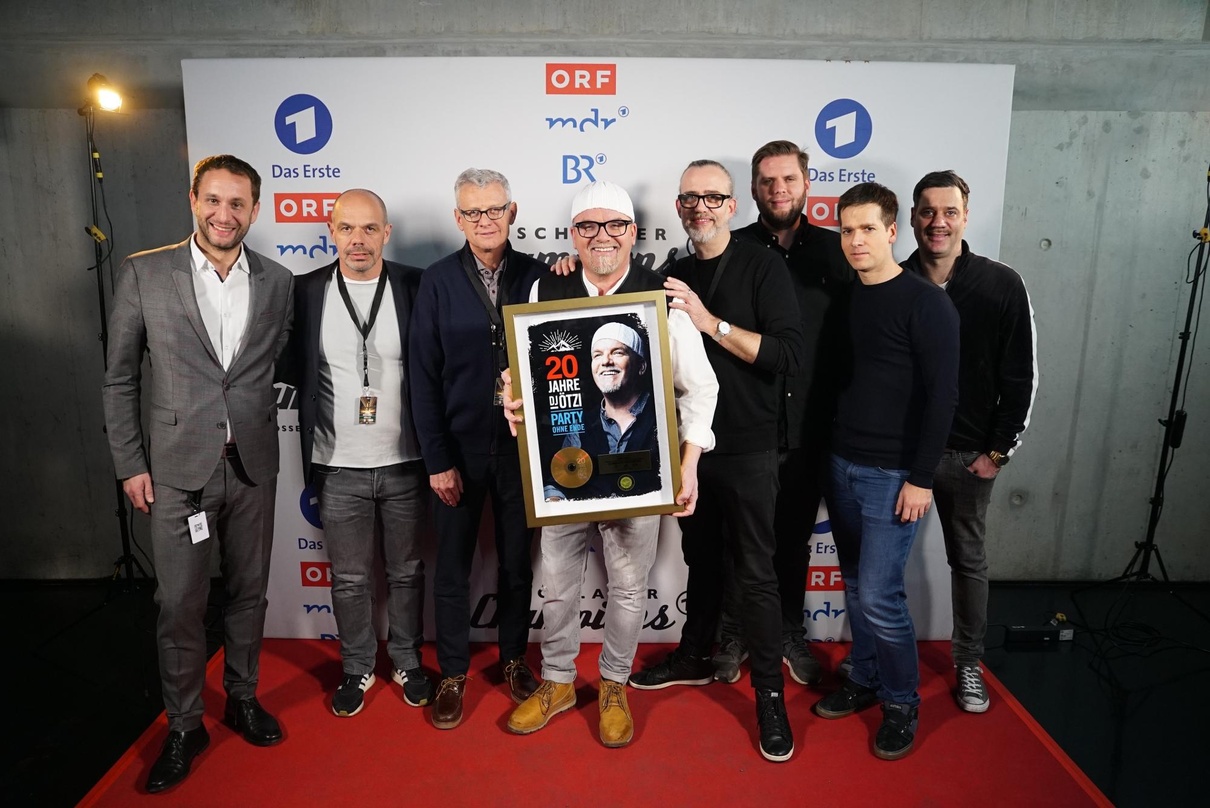 Trafen sich in Berlin (von links): Florian Illich, Ralf Schedler, Jörg Hellwig, DJ Ötzi, Marco Lorbach, Maximilian Schwarz, Dirk Geibel und Daniel Weiskopf