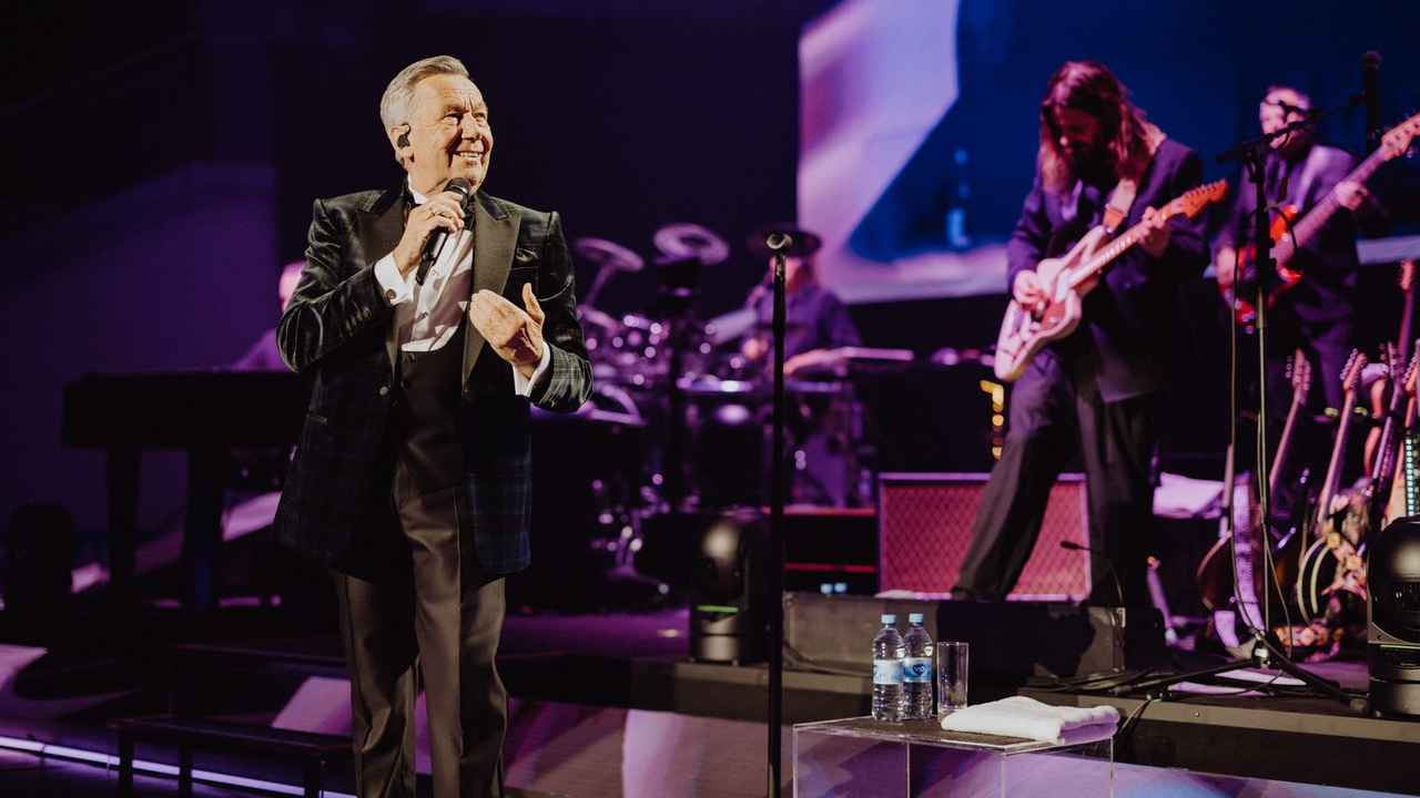 Begann in der ÖVB Arena in Bremen: die neue Arena-Tour von Roland Kaiser.