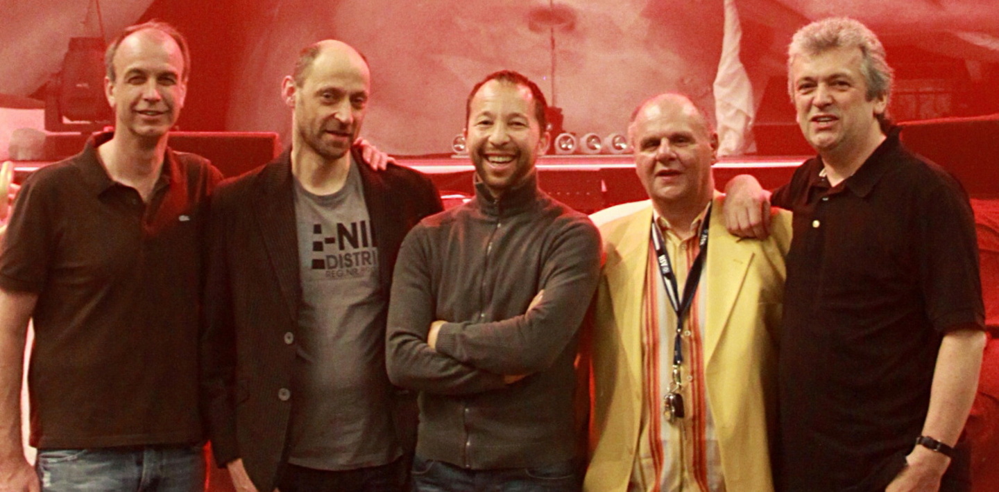 Arbeiten weiterhin zusammen (v.l.n.r.): Lars Ingwersen (Peermusic Germany), Axel Breitung, DJ BoBo, Jo Wicke (Bishop Shongs) und Hans Cuny (Peermusic Germany)
