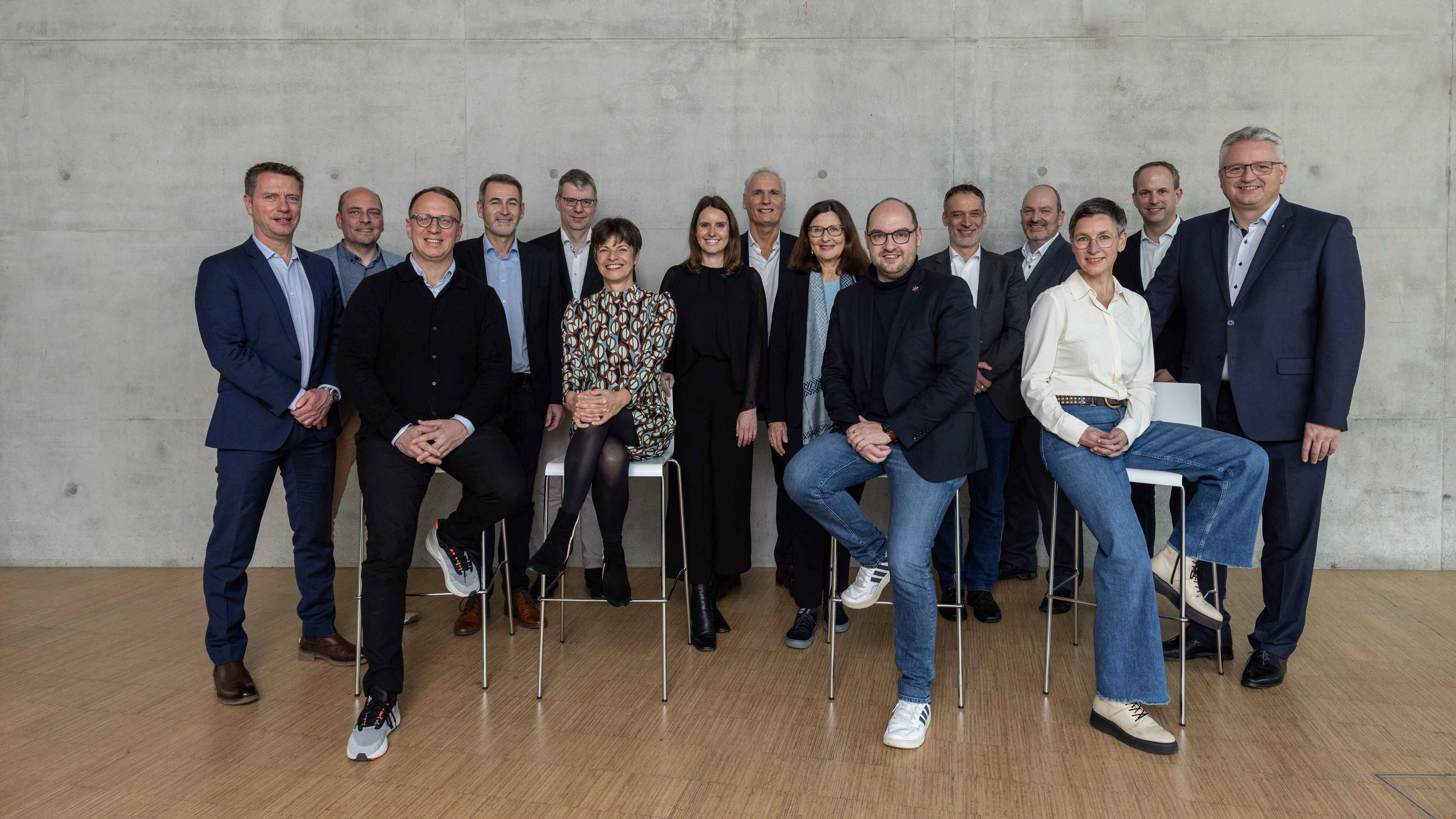 Stellte sich in Darmstadt vor: der neue EVVC-Vorstand mit (von links) Christian Müller, Philip Belz, Carsten Müller, Felix Scharff, Ralph Fritzsche, Ilona Jarabek, Sabine Arnegger, Frank K...