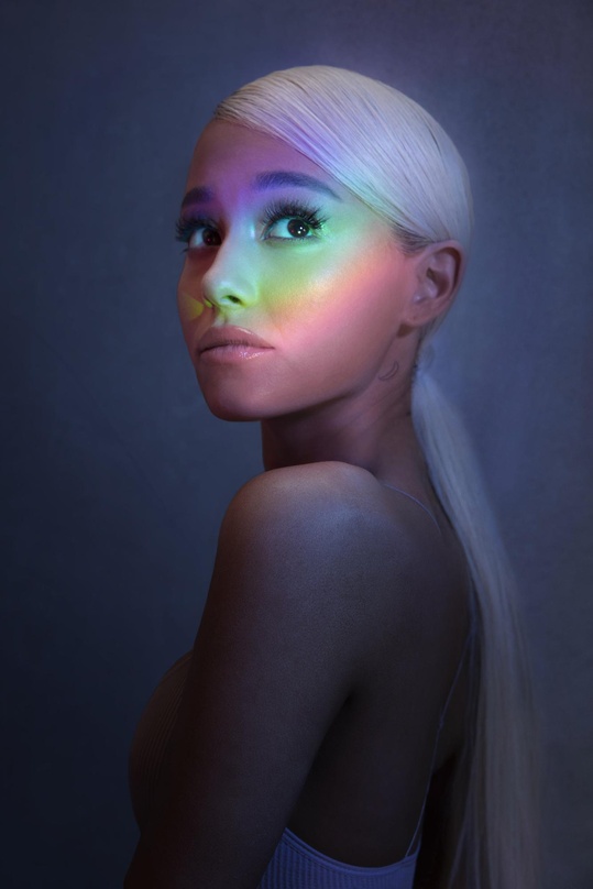 Behält die Oberhand in den US-Albumcharts: Ariana Grande