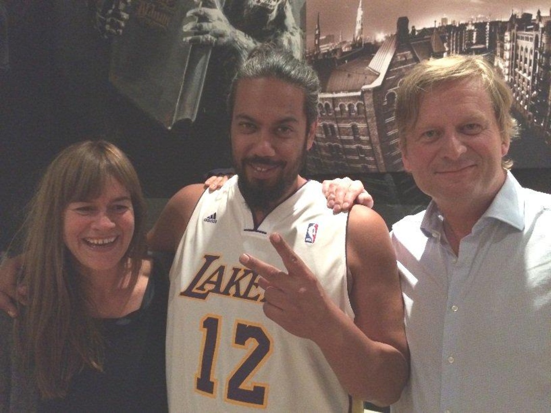 Begegneten sich in Brakel: Natascha Augustin und Lars Karlsson (rechts, beide Warner/Chappell) mit Samy Deluxe