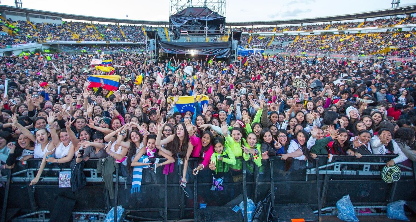 Treue Fans: One Direction erreichen weltweit ihr Publikum, hier am 25. April 2014 beim Auftakt einer Stadiontour in Bogota in Kolumbien