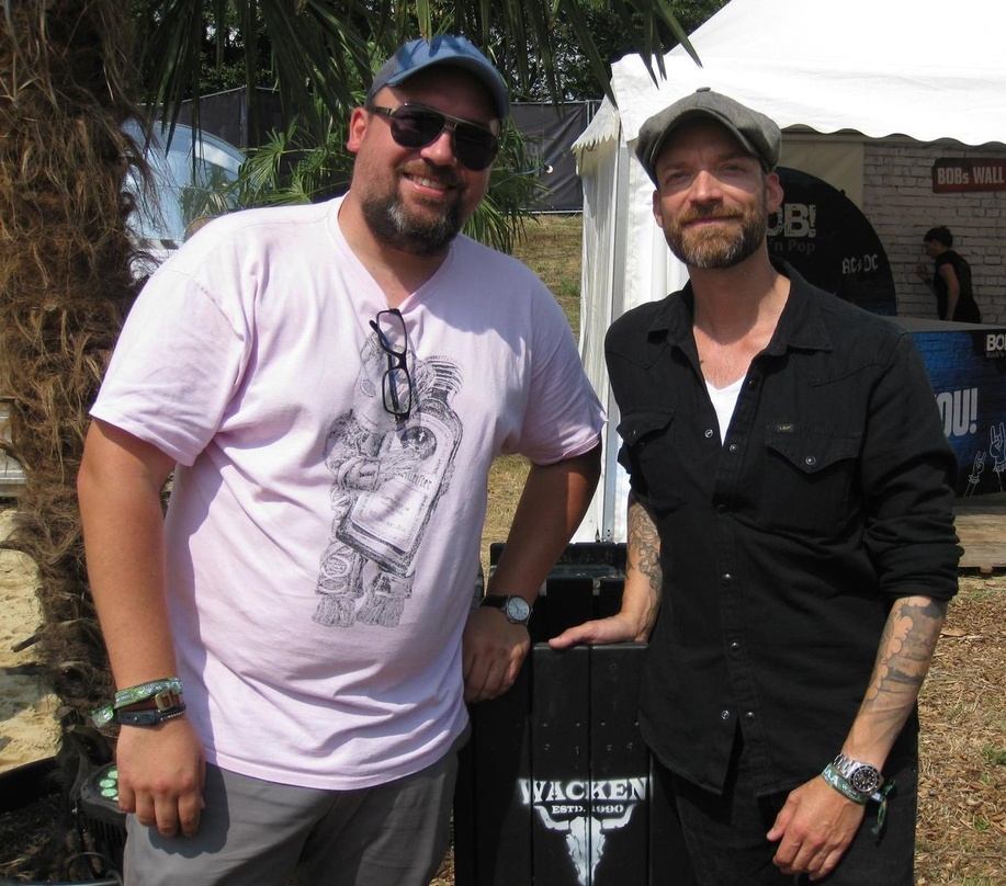 Arbeiten nun zusammen: Leonard Loers (links) und Ingo Heinzmann (beide MPS Hanseatic), hier backstage beim Wacken Open Air 2019