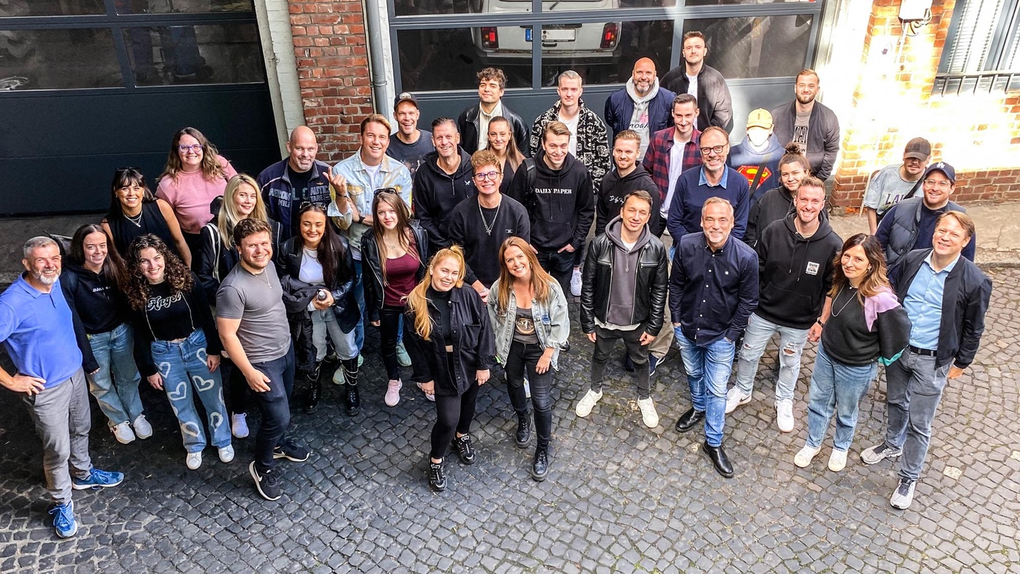 Trafen sich zum Songcamp in den Sheffield Studios: die Teams von Sheffield, Sentric und Roba mit ihren Kreativen