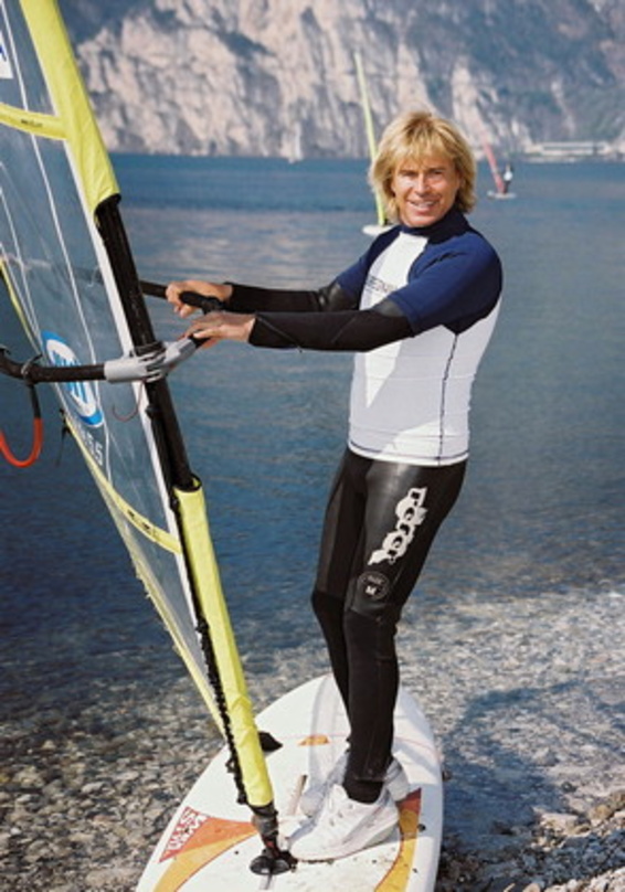 Versuchte sich als Surfer im Tessin: Hansi Hinterseer