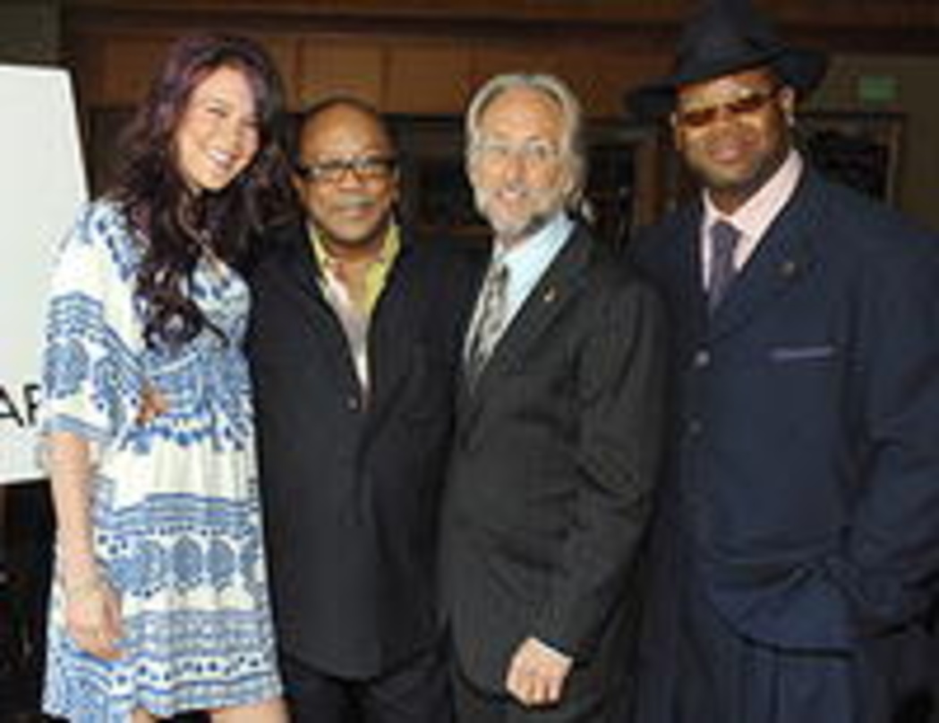 Enthüllten Grammy-Pläne (v.l.n.r.): Joss Stone, Quincy Jones, Neil Portnow and Jimmy Jam (Vice Chairman Recording Academy)