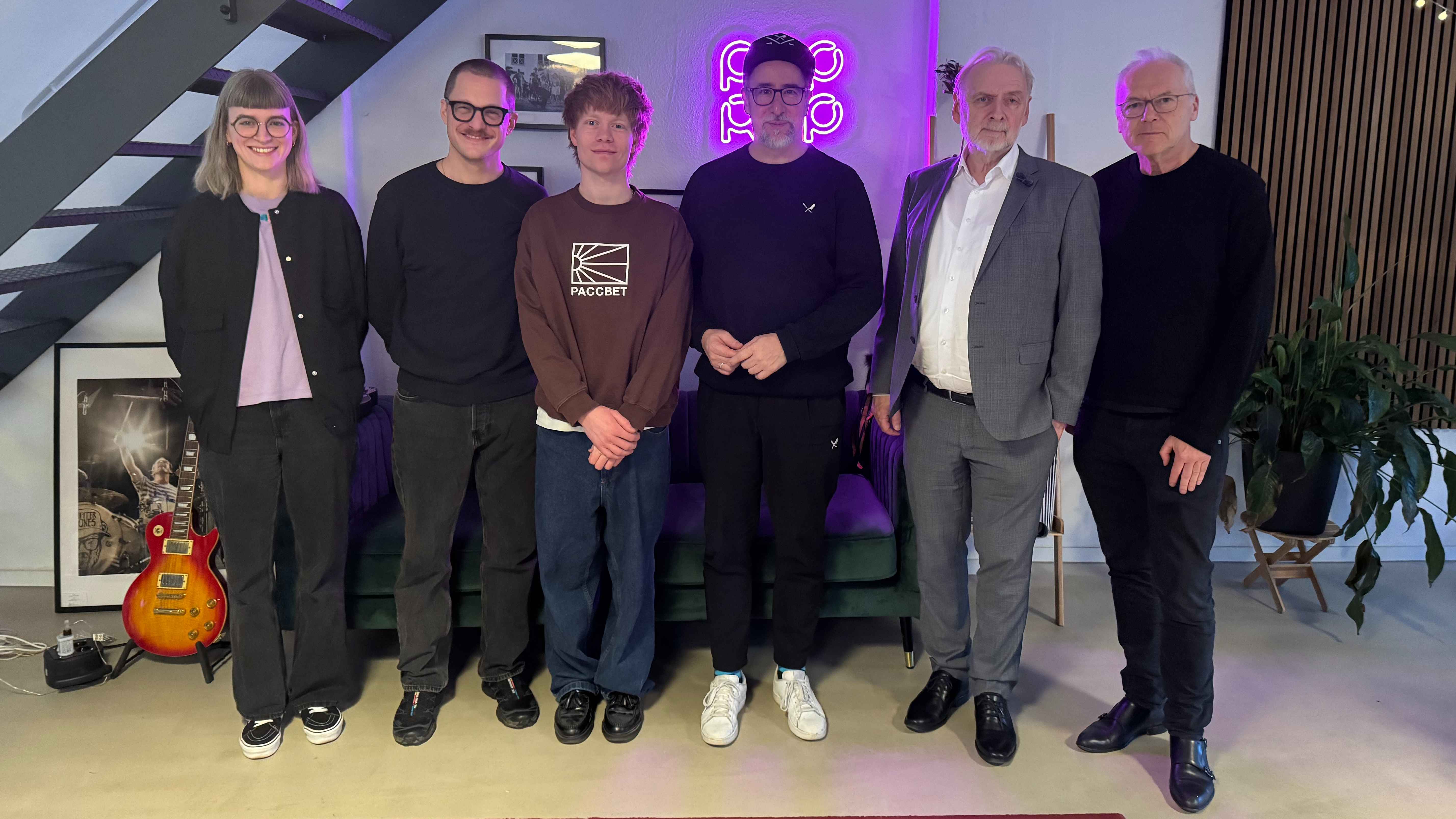 Bilden die Spitze bei pop rlp (von links): die Vorständ:innen Sarah Rautenberg, Philipp Oppenhäuser, Malte Pink und Markus Graf sowie Jürgen Hardeck und Theo Enders, beides Beiräte. Nicht ...
