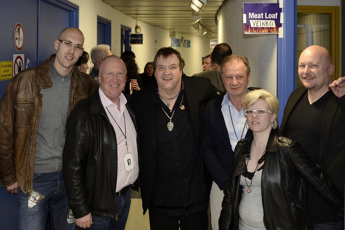 Backstage in der Olympiahalle: Meat Loaf mit Team