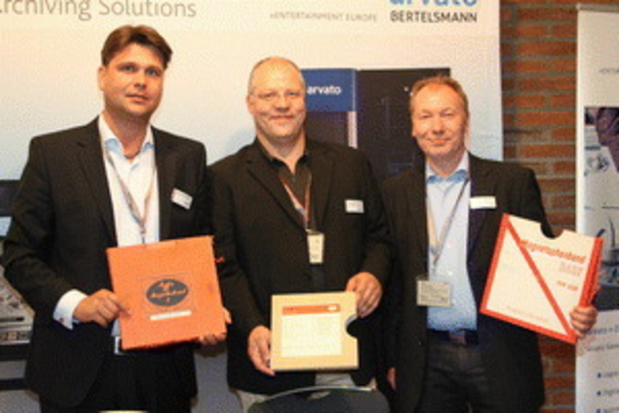 Rettet alte Schätze auf Magnetbändern (von links): das arvato-Vertriebsteam mit Ingo Kleimann, Holger Krause und Ralf Combrink