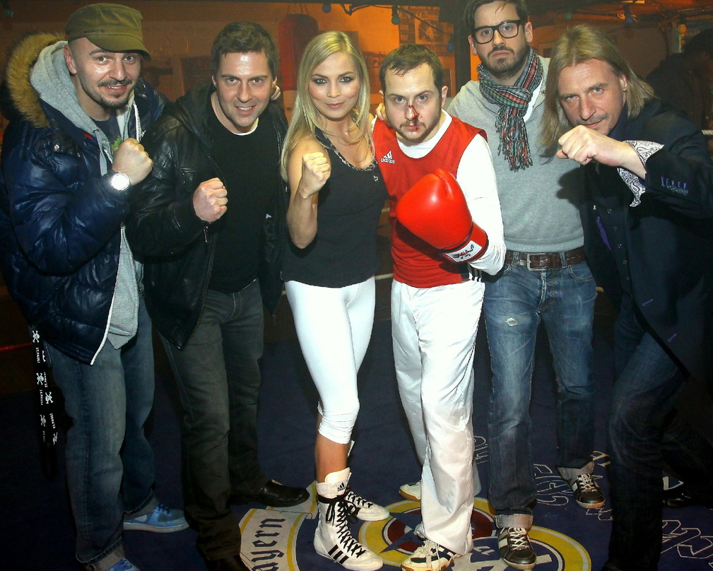 Der Aachener Sänger und Songschreiber Stephan Piez alias Der Polar veröffentlicht via ferryhouse productions/Zebralution am 26. Februar digital die Single "Weggewischt." Das Video zeigt ih...