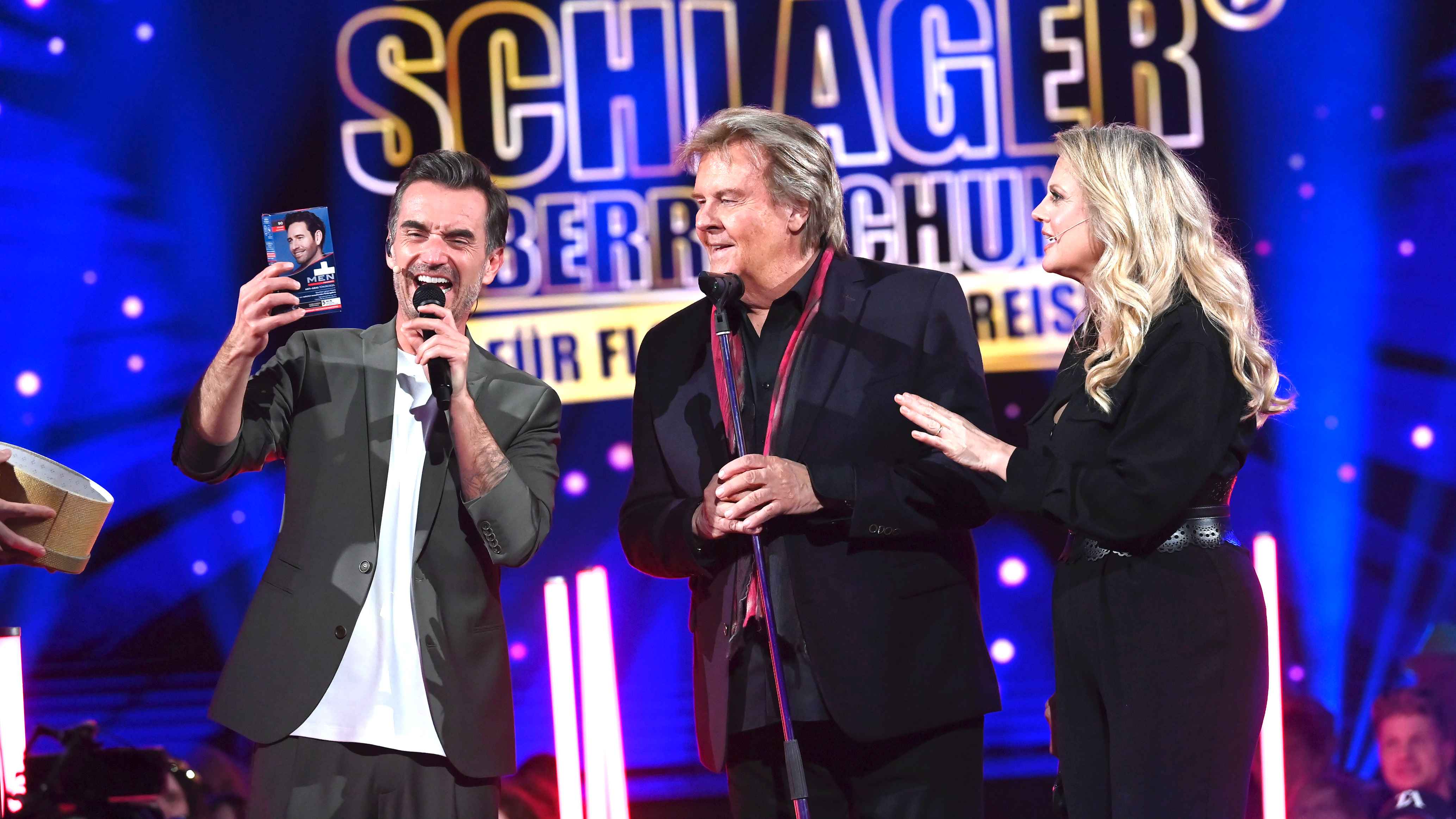 Feierten das Silbereisen-Jubiläum im Fernsehen (von links): Florian Silbereisen, Howard Carpendale und Barbara Schöneberger.