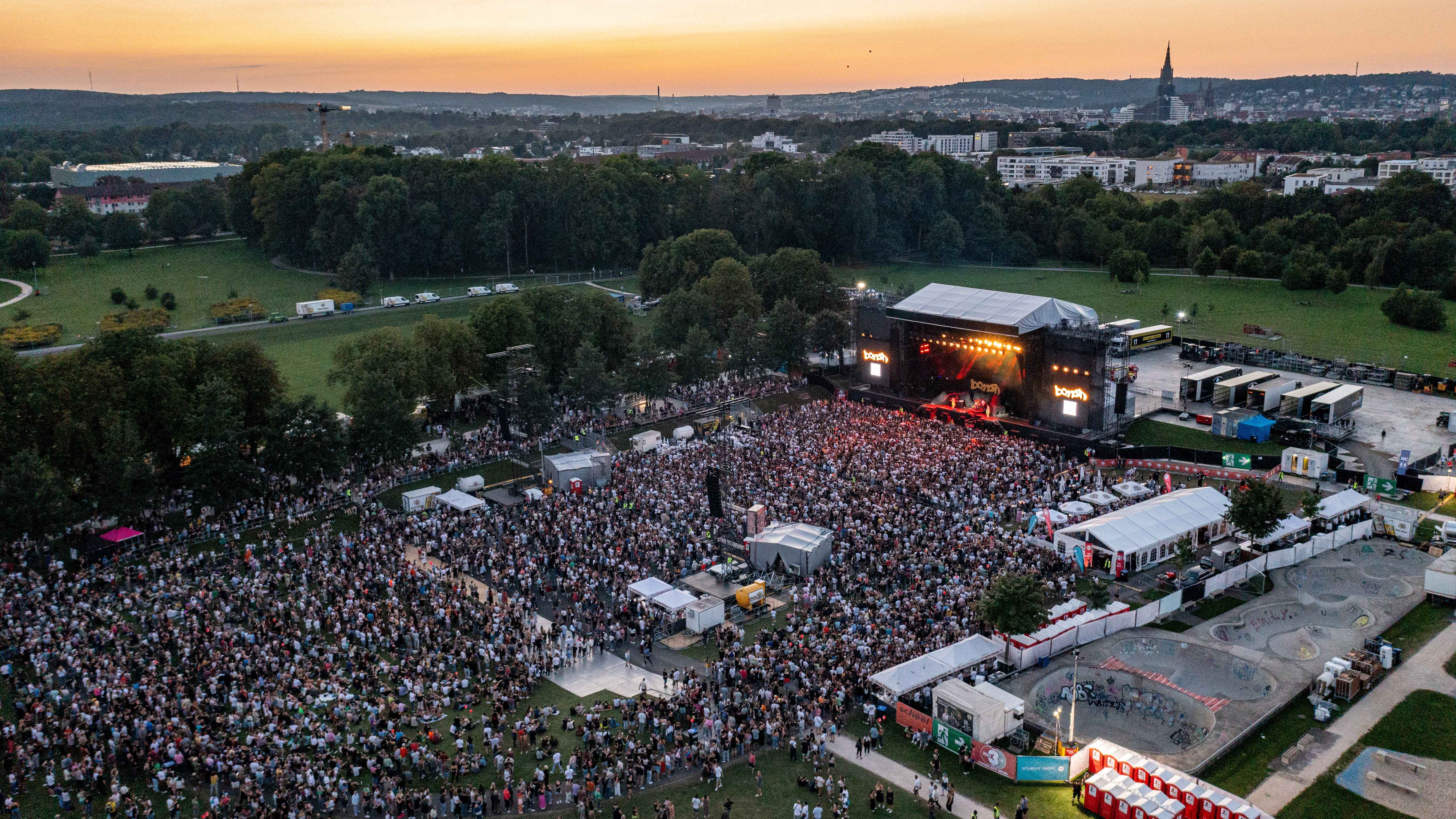 88ffe5a7 e5aa 46df ba9f 0c31034f483e Die größte Open-Air-Bühne von Allgäu Concerts: Der Wiley Sportpark in Neu-Ulm.
