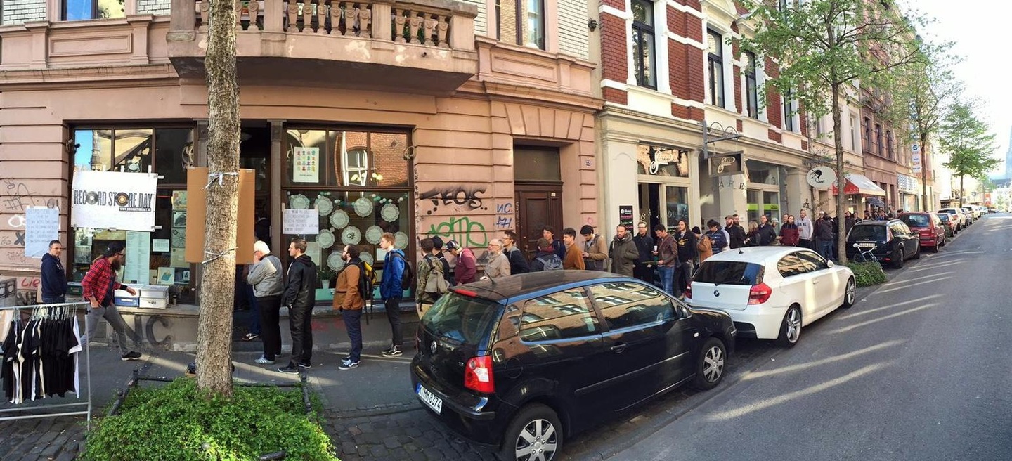 Locken am Record Store Day zahlreiche Sammler an: Plattenläden wie Underdog in Köln