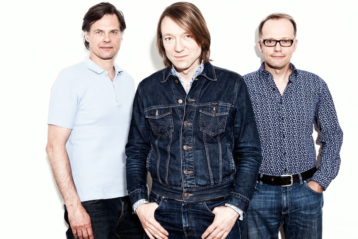 Bringen "L'Etat Et Moi" auf die Bühne zurück: Die Blumfeld-Musiker (von links) André Rattay, Jochen Distelmeyer und Eike Bohlken