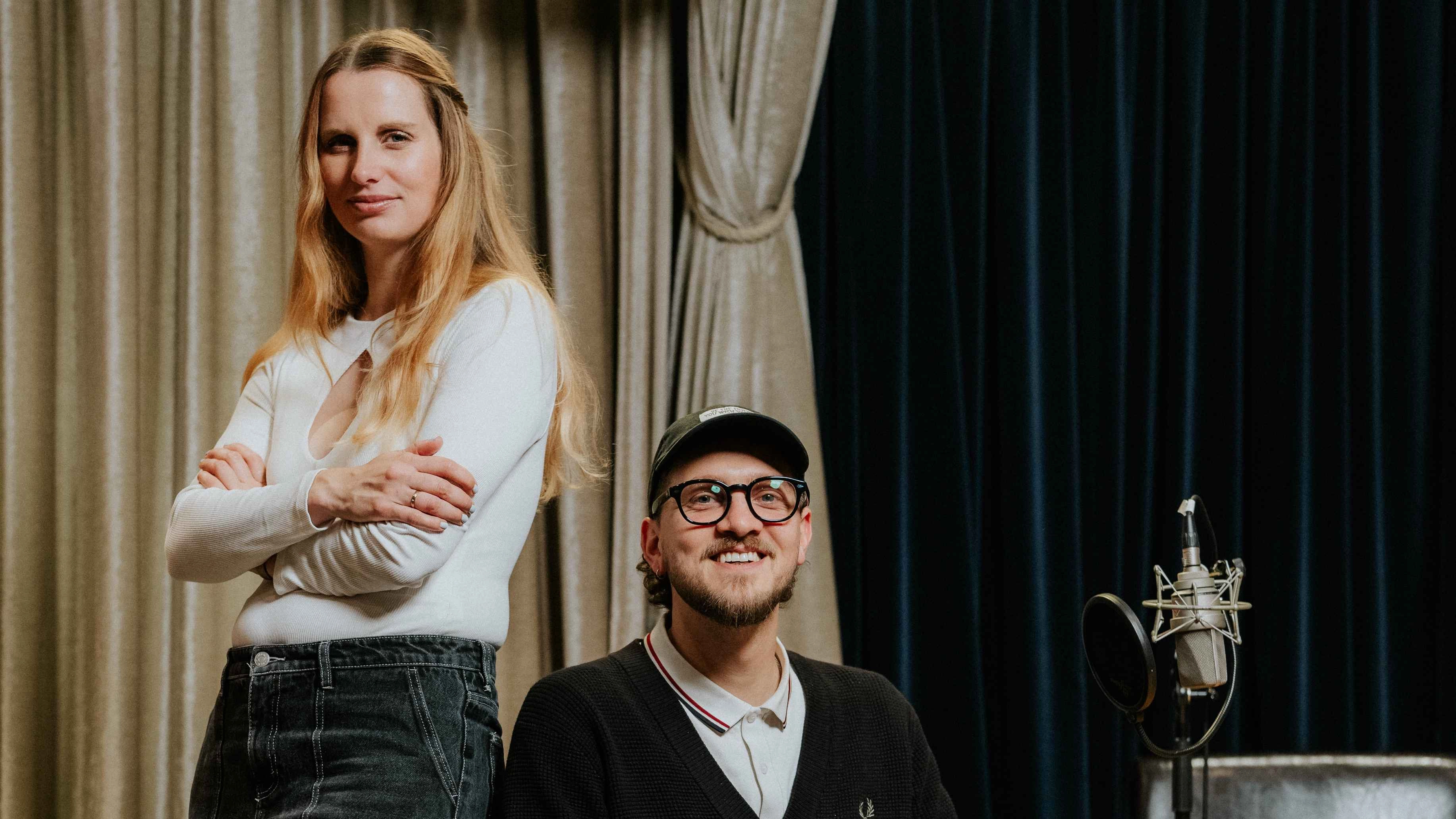 Im Gespräch: Lina Burghausen und Alex Barbian.