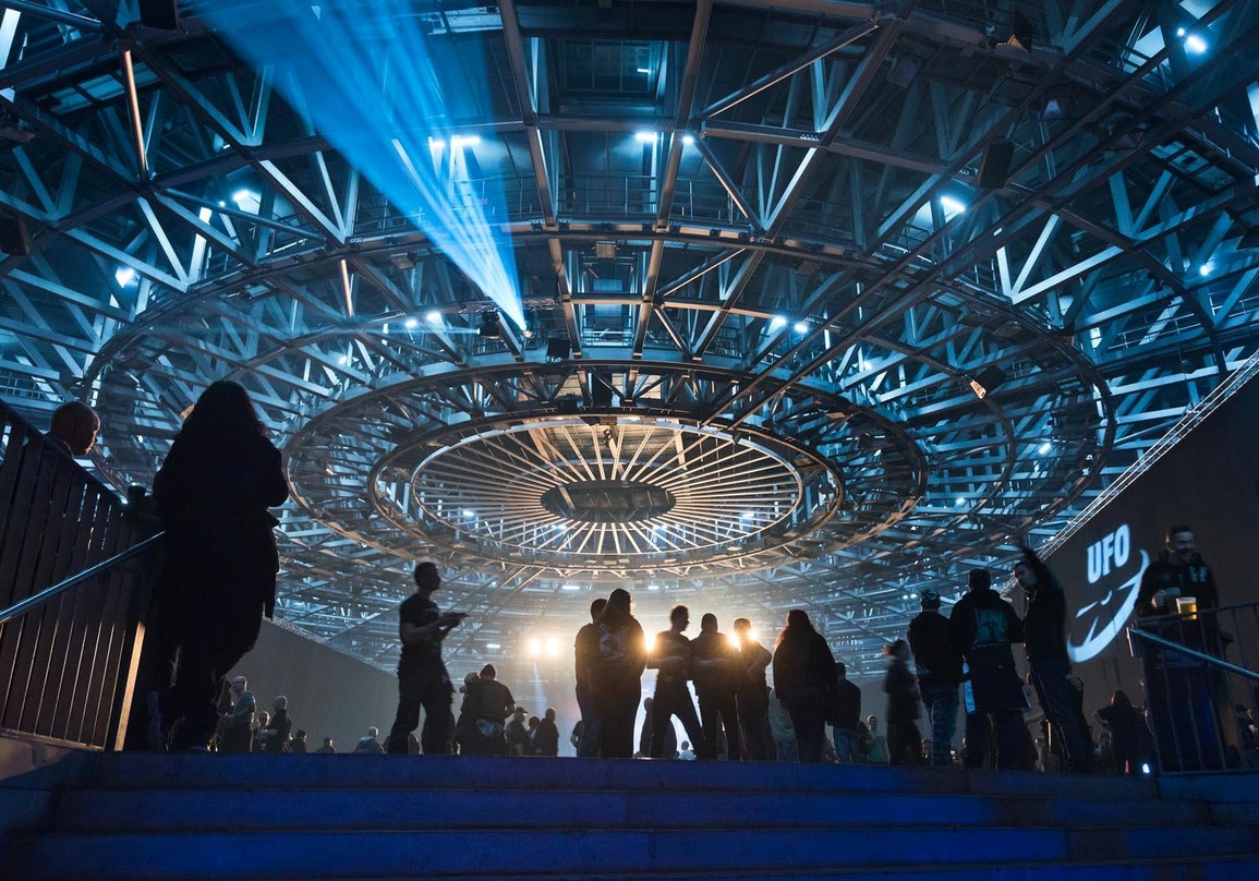 Die charakteristische Deckenkonstruktion gab der Halle im Velodrom den Namen: das neueröffnete UFO