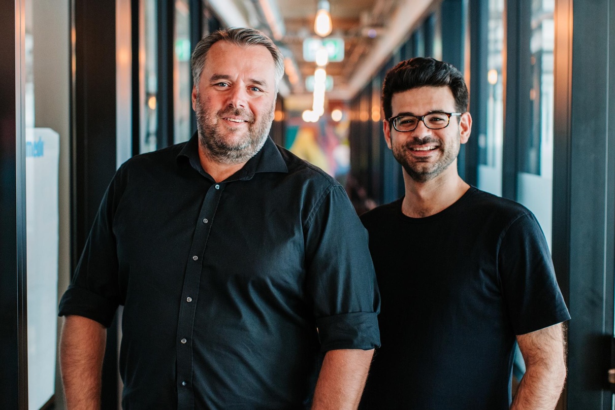 Sieht den Podcast als "die Mediengattung mit dem höchsten Klebefaktor": Stefan Zilch (links, Regional Managing Director Acast Deutschland), hier mit Paulus Yezbek, der als Director Of Cont...