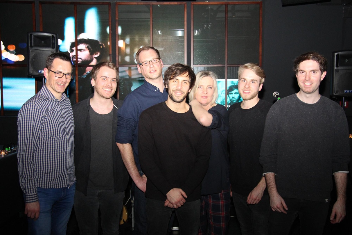 Nach dem Showcase im Heart-Club (von links): Peter Goebel (Presse Peter Presse Promotion), Steffen Graef (Gitarrist Max Giesinger), Rocco Wolff (Director Artist Services GSA BMG Rights Man...