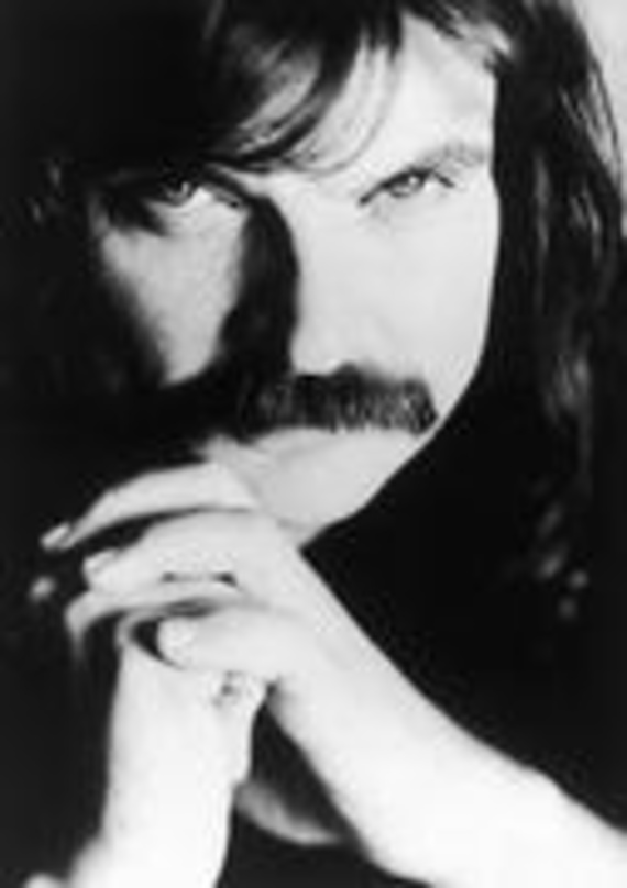 8bf7caddc59a5826057d0de51764f88b6eeebc46023e6e7508f93f1b620c907e Gibt eine kreative Antwort auf Fragen der Branche: Leslie Mandoki