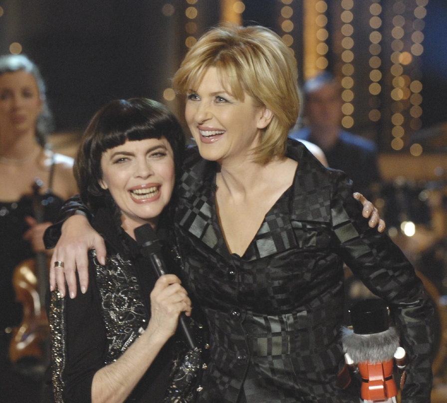 Deutsch-französische Freundschaft: Mireille Mathieu (l.) mit Carmen Nebelt