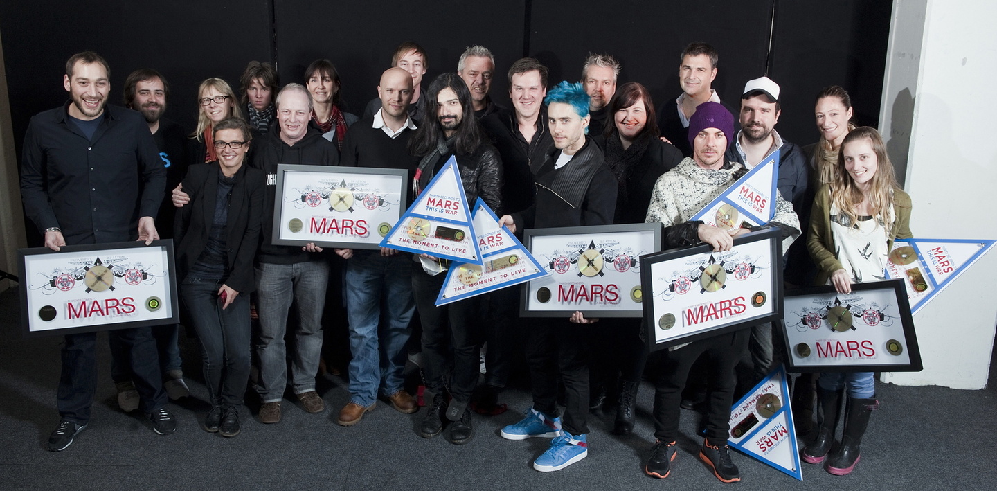 Zelebrierten das Gold: 30 Seconds To Mars und ihr Team
