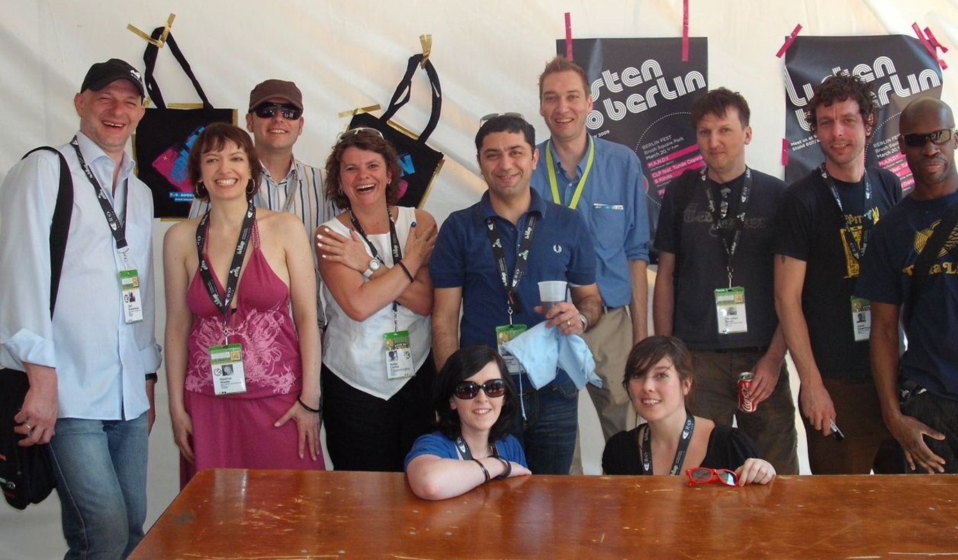 Trafen sich in Austin (stehend, v.l.n.r.): Olaf Kretschmar und Nadine Riede (beide Berlin Music Commission), Dirk Schade (Popkomm), Nadja Clarus (Senatsverwaltung für Wirtschaft, Berlin), ...