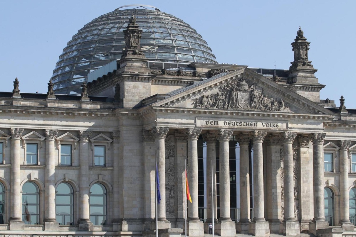 8d29edce736581d575bc78d6de1c0ee70f04a3d6e3351c624a6d034bda420145 Hier fallen auch in Sachen Kulturpolitik die Entscheidungen: der Deutsche Bundestag