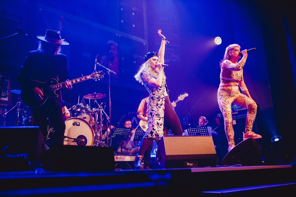 Sprechen bei der Digitalkonferenz: Kate Nash (links) und Peaches