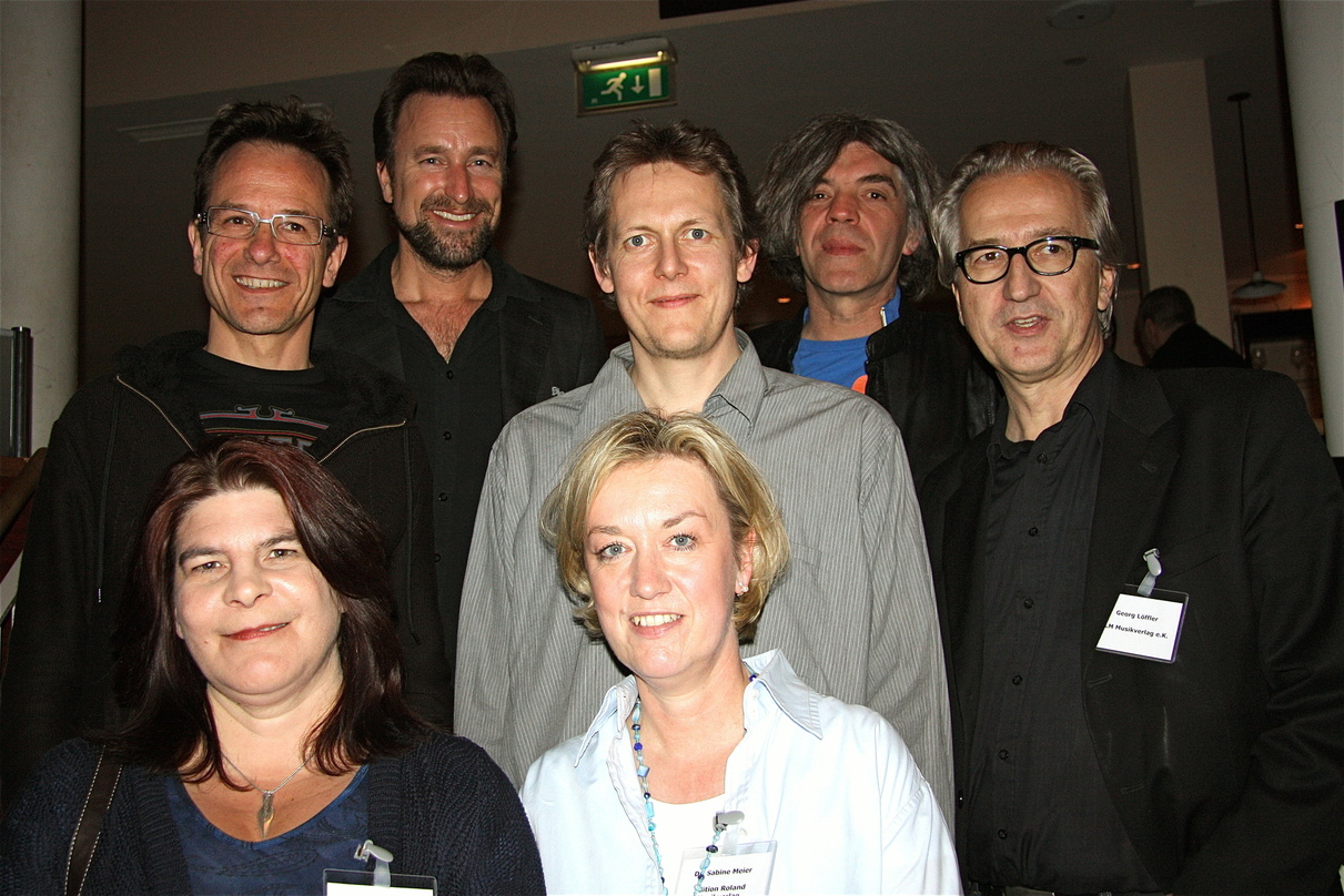 Die Gastgeber vom VUT-Süd (hinten, von links): Benedict Hoenes (B.Ton Medien), Cornelius Claudio Kreusch (Musicjustmusic), Daniel Dinkel (Galileo Music), Norbert Schneider (Rats-N-Ravens) ...