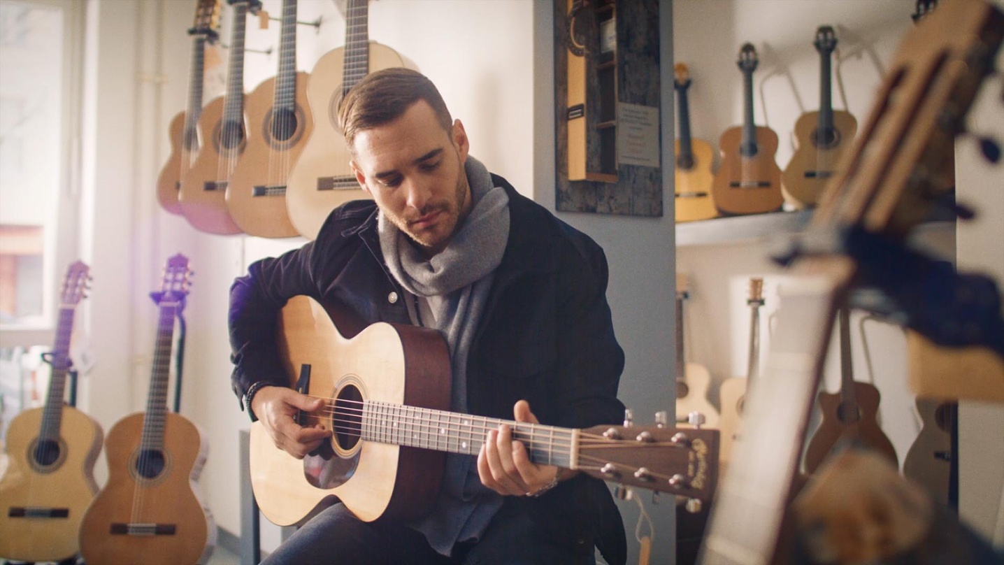 Bezahlt im Gitarrenladen mit Wirecard: Ignacio "Iggy" Uriarte alias Lions Head
