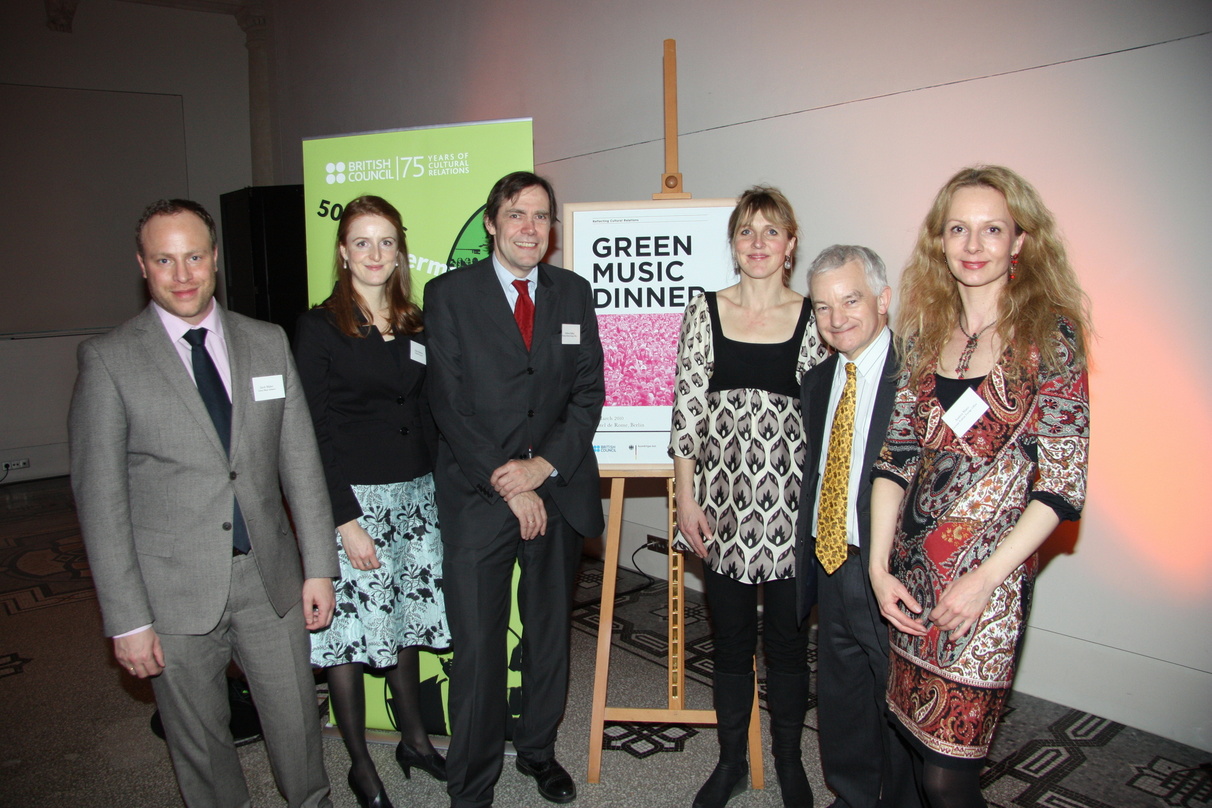 Luden zum Green Music Dinner (v.l.n.r.): Jacob Bilabel (Green Music Initiative/Thema1), Julia Rawlins (British Council), Andreas Klaßen (Auswärtiges Amt), Alison Tickell (Julie's Bicycle),...
