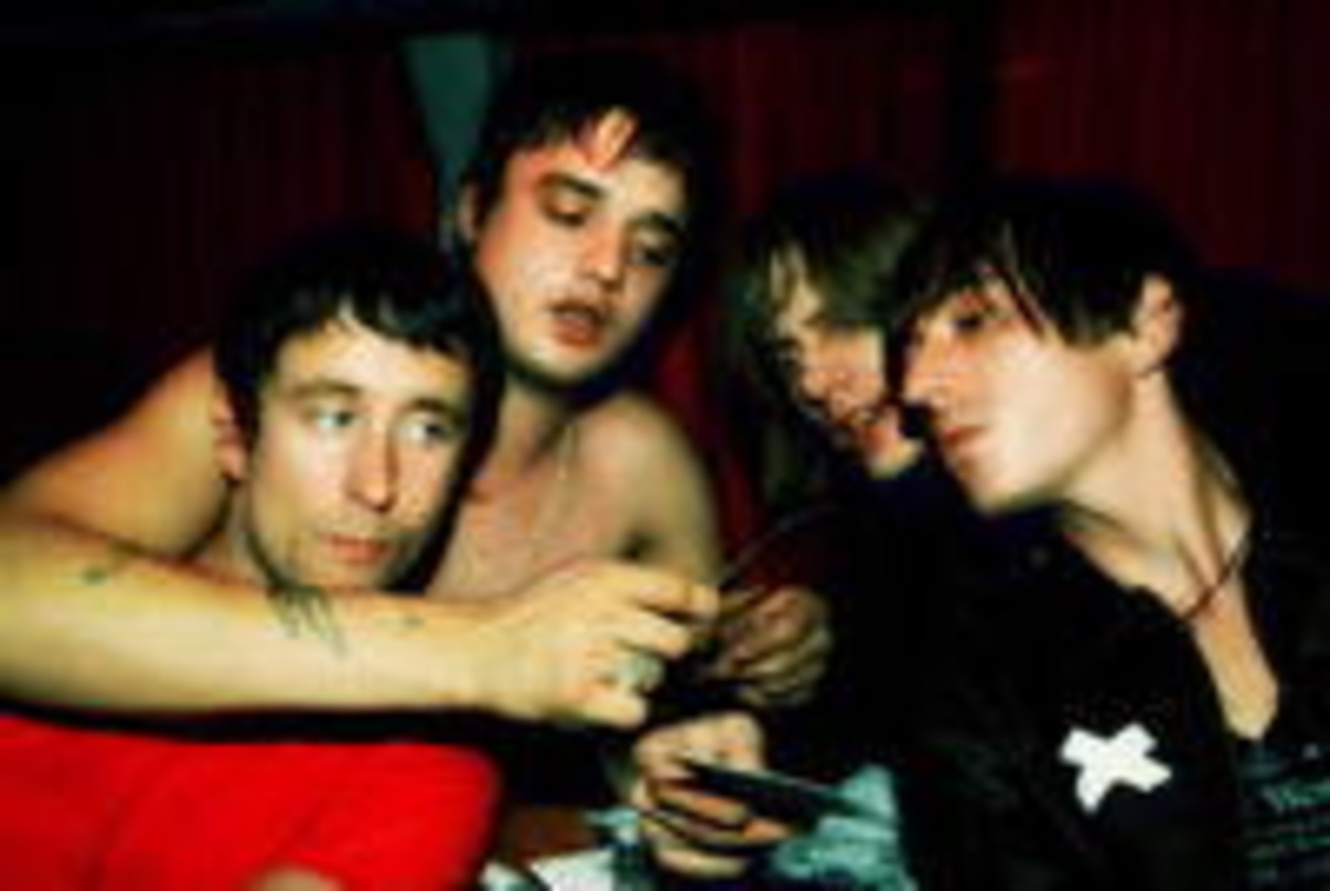 Ohne Plattenvertrag: Pete Doherty (2.v.l.) und seine Babyshambles