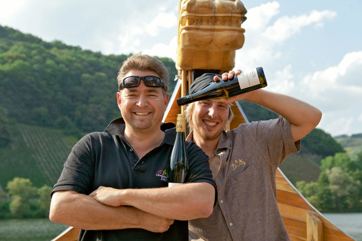 Kenner unter sich: Michael Spreckelmeyer (links) mit Mosel-Jungwinzer Philipp Kettern