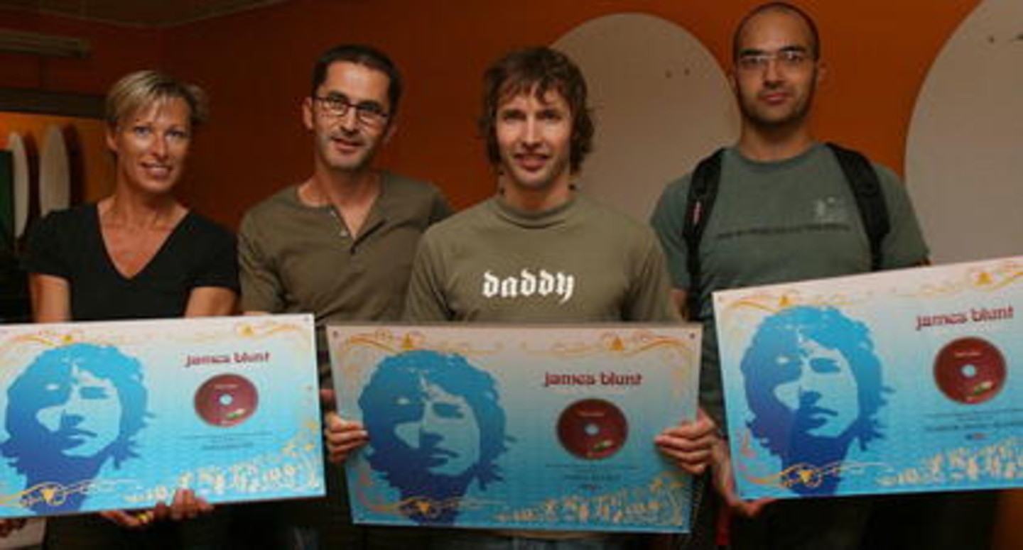 James Blunt und sein Warner-Team