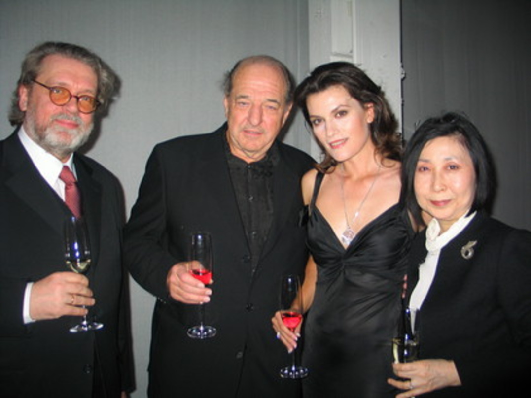Stießen an (v.l.n.r.): Tommy Richter (tj musikservice), Ralph Siegel und Kriemhild Jahn, Yasuko Hashimoto-Richter