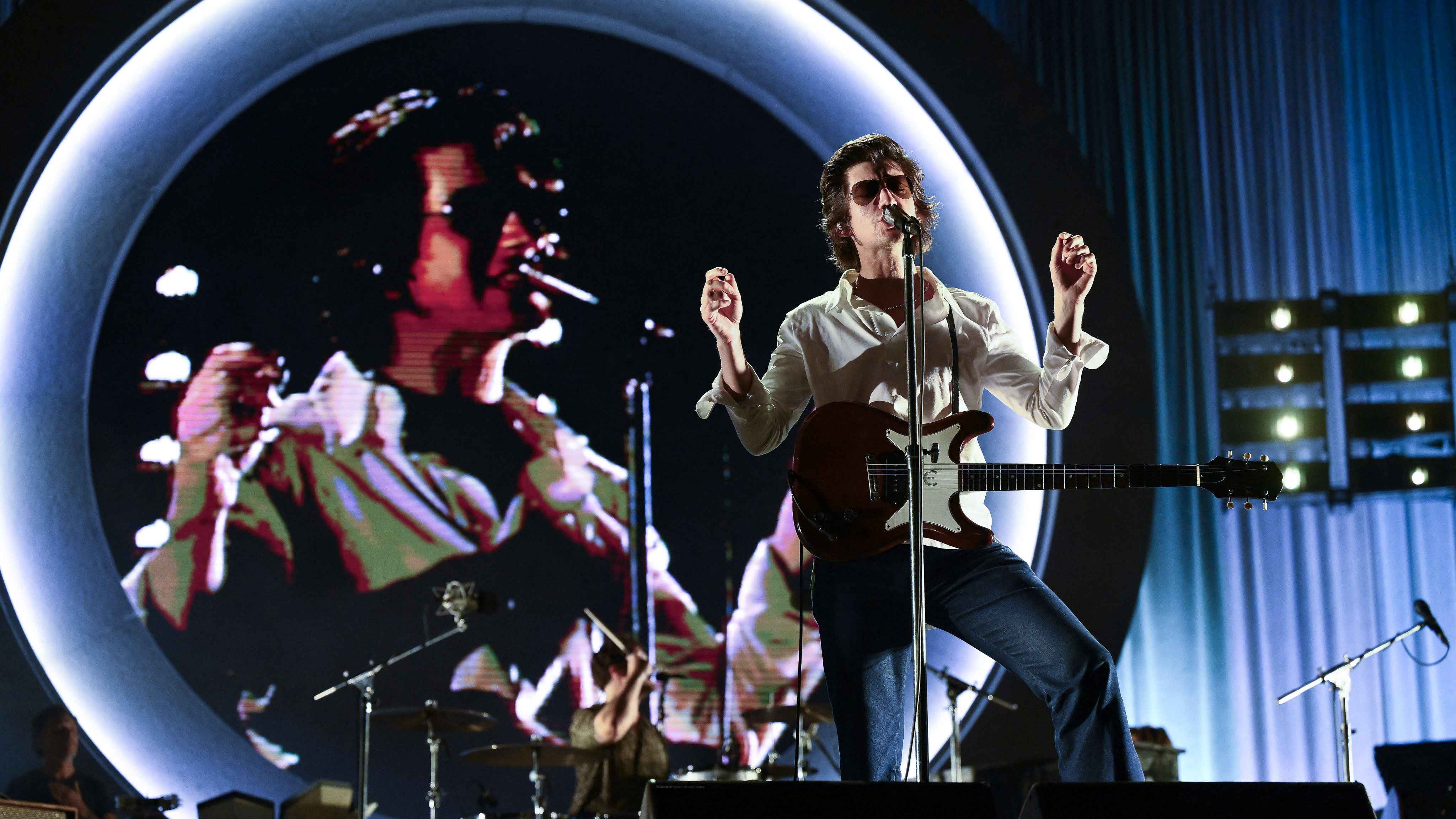 Hätten mit ihren Katalogtiteln erfreuliche Zahlen für ihr Label geschrieben: die Arctic Monkeys, hier bei einem Konzert in Rom 2023.