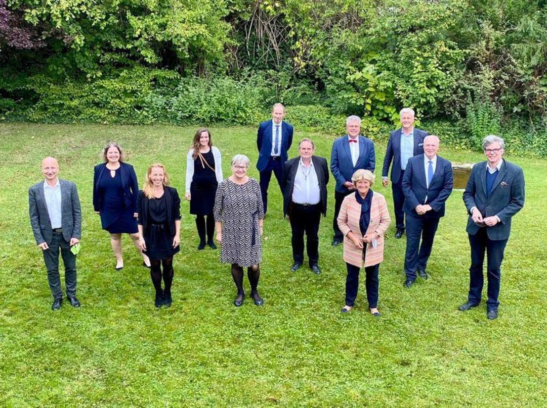 Diskutierten in Berlin: Teilnehmer der Musikrats-Jahestagung, unter anderem Kulturstaatsministerin Monika Grütters (4. von rechts), Generalsekrekretaär Christian Höppner (dahinter), seiner...