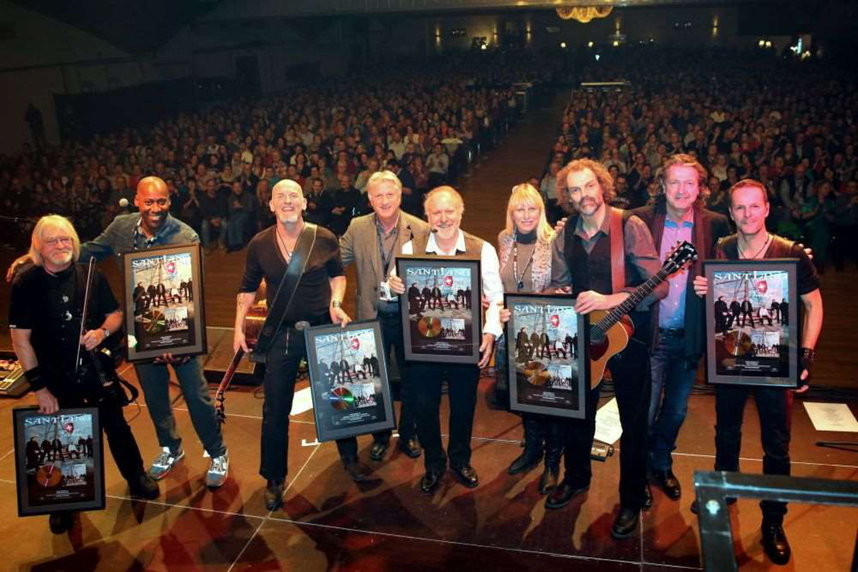 Trafen sich zur Gold-Übergabe (von links): Pete Sage (Santiano), Joe Chialo (Management Airforce1. TV Music), Björn Both (Santiano), Jean-Marie Fontana (Commercial Director Universal Music...