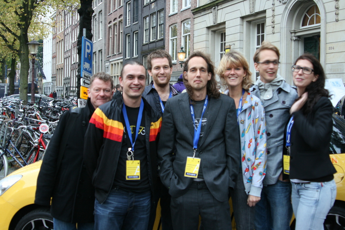 Erzielte ein Rekordergebnis: das ADE-Team um Richard Zijlma (M.)||Erzielte ein Rekordergebnis: das ADE-Team mit (v.l.n.r.) Gary Smith, Karsten ter Hoeven, Remko Gorter, Richard Zijlma, Sim...