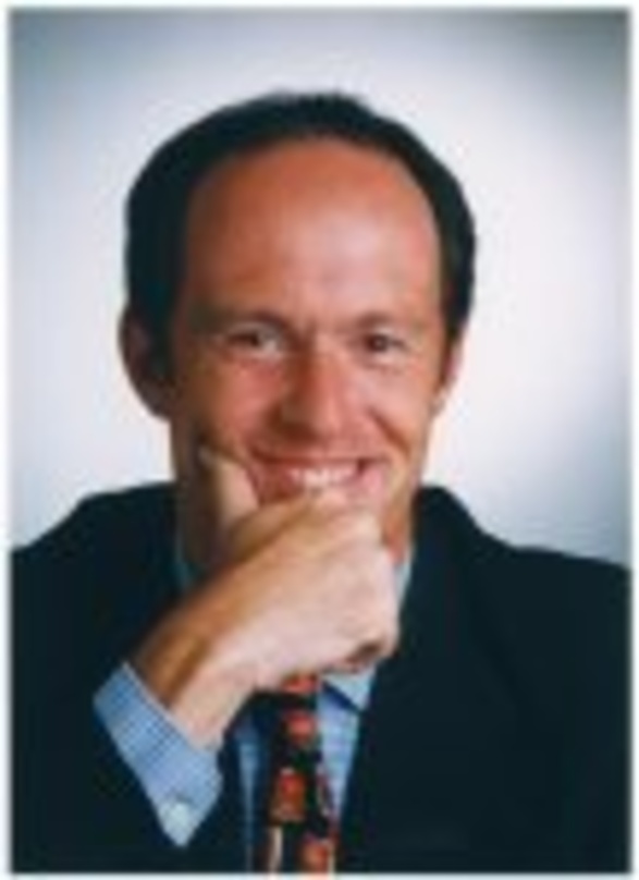 9306bfc6dd1c50f70570a236931ce12b1eff5fcefe4433f5dc335662f5eb2b83 Nimmt seinen Hut: Peter Alexander Rapp