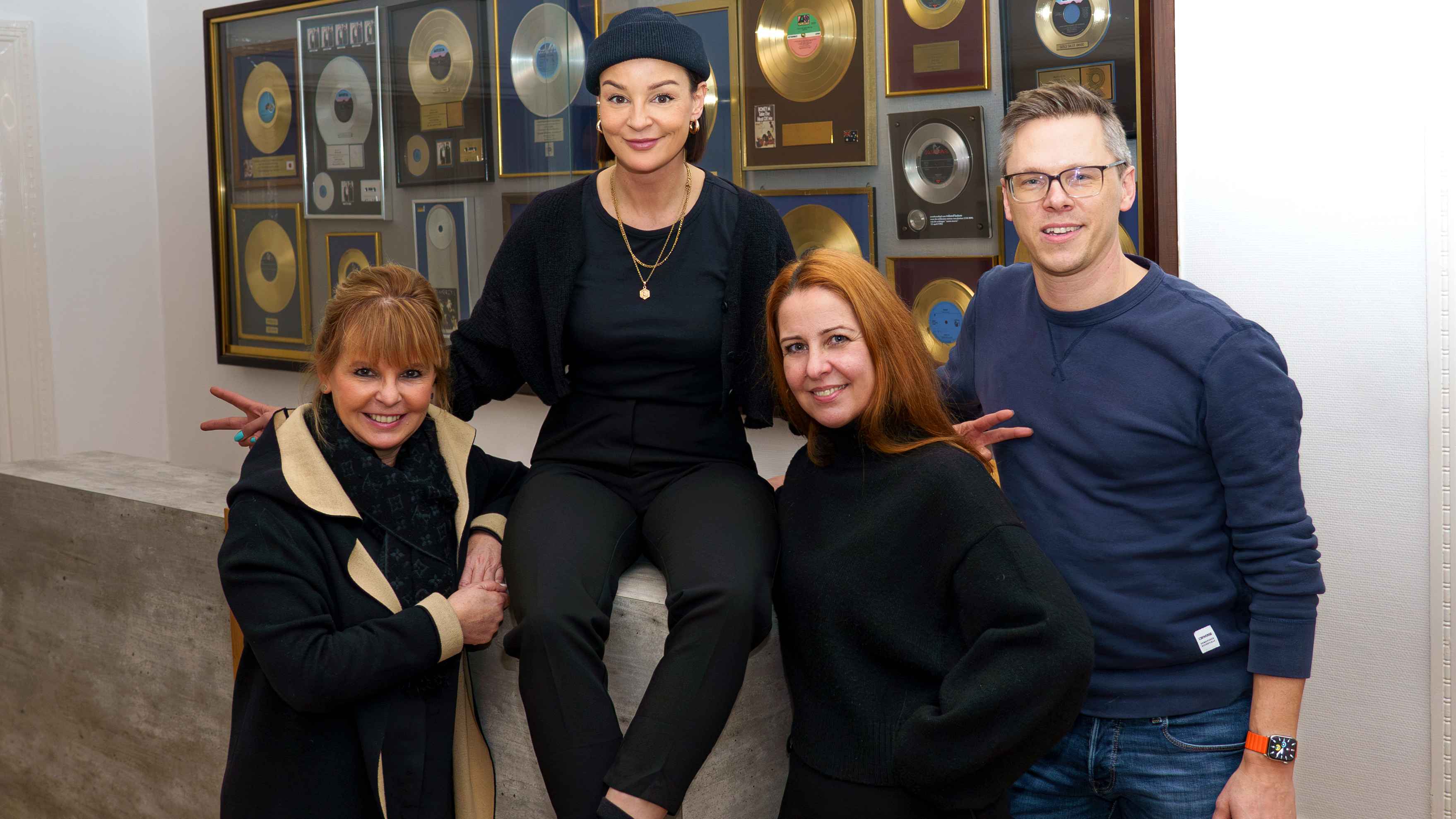 Trafen sich zur Vertragsunterzeichnung (von links): Kirsten Meisel (Geschäftsführerin Meisel Musikverlage), Alexa Voss, Ina Wiens (Copyright & Creative Meisel Musikverlage) und Christopher...