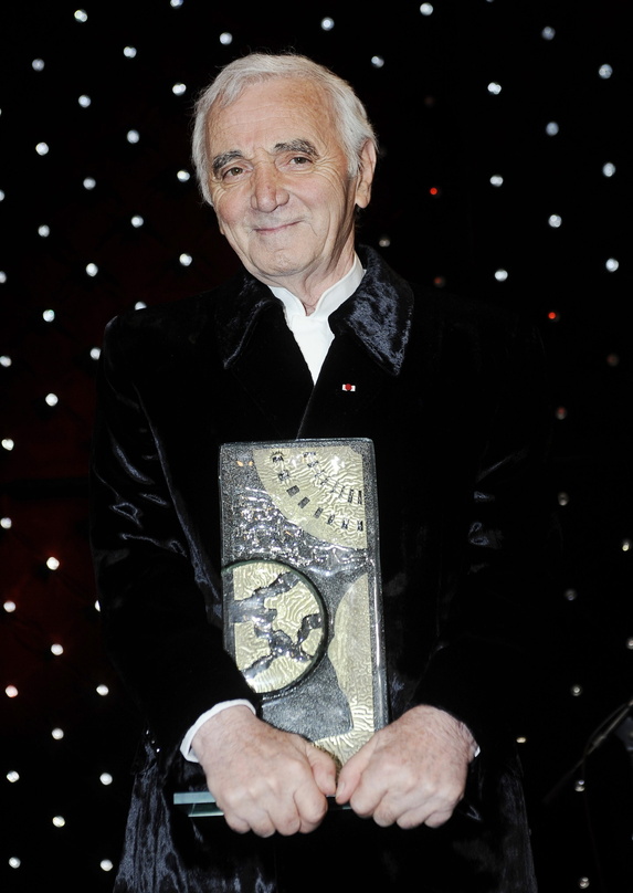 Freut sich über die Midem-Trophäe: Charles Aznavour