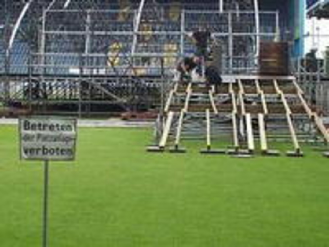 Betreten verboten: Aufbauarbeiten in Bielefeld