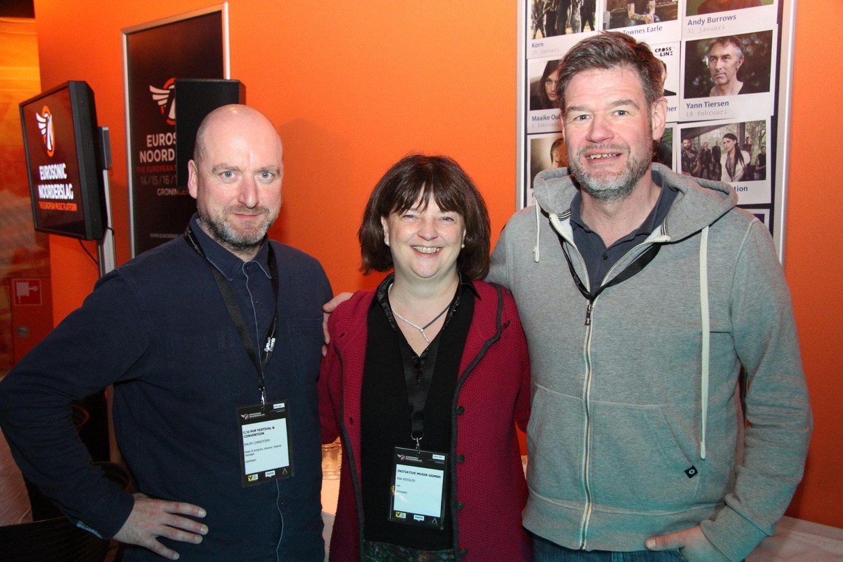 Sie zeigen auch bei SXSW Präsenz (von links): Ralph Christoph (c/o pop), Ina Keßler (Initiative Musik) und Alexander Schulz (Reeperbahn Festival), hier bei Eurosonic Noorderslag