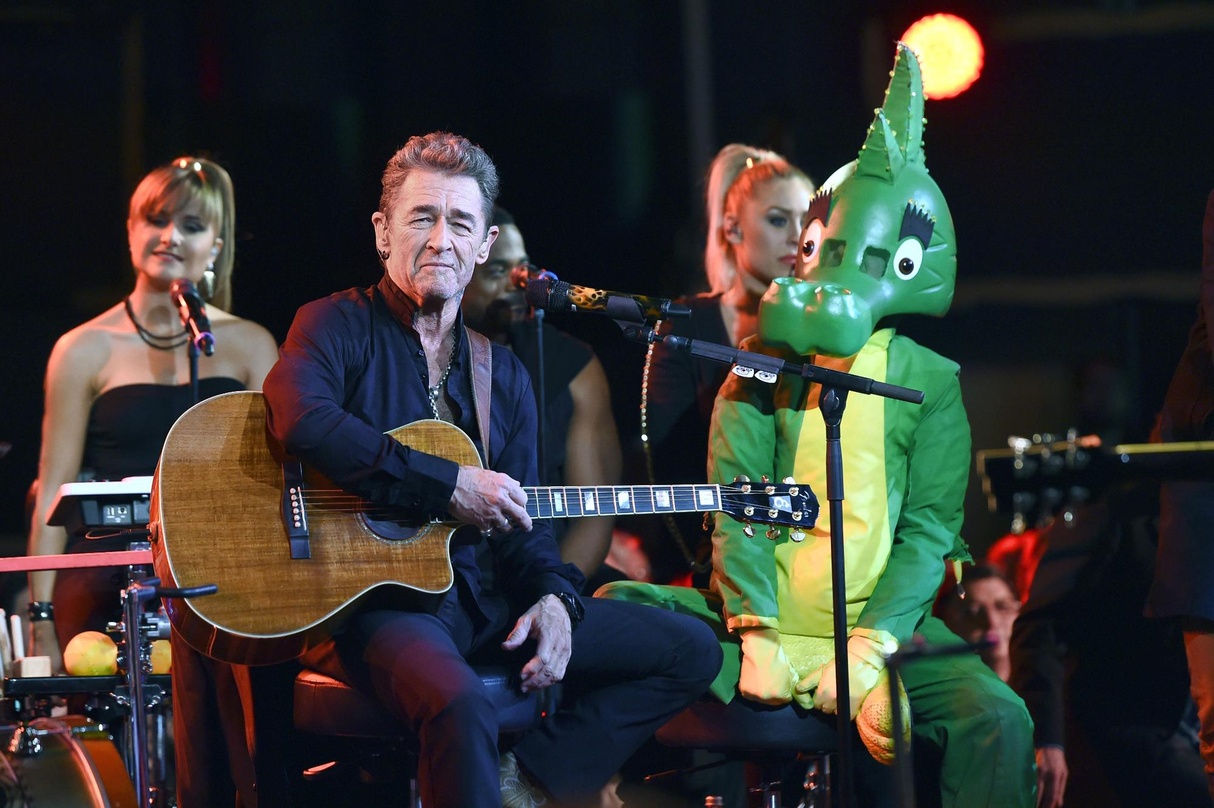 Bei der Albumpräsentation von "Es lebe die Freundschaft!": Peter Maffay und der Drache Tabaluga in München