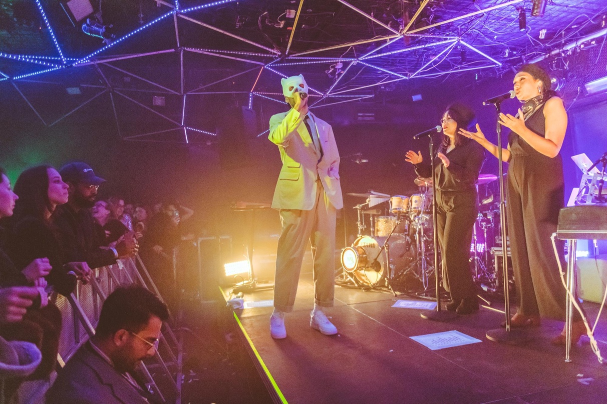 Steuerte das musikalische Programm bei: Cro
