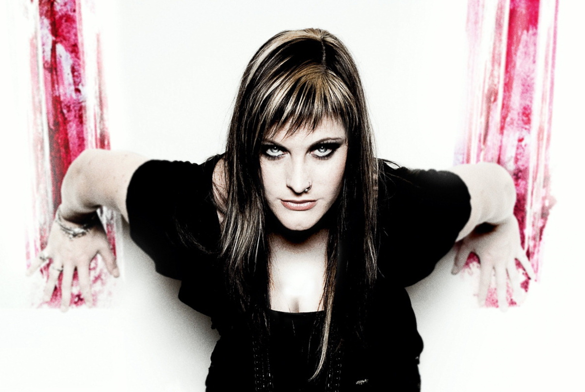 Stimmt bei der "Christmas Metal Symphony" ganz neue Töne an: Nightwish-Sängerin Floor Jansen